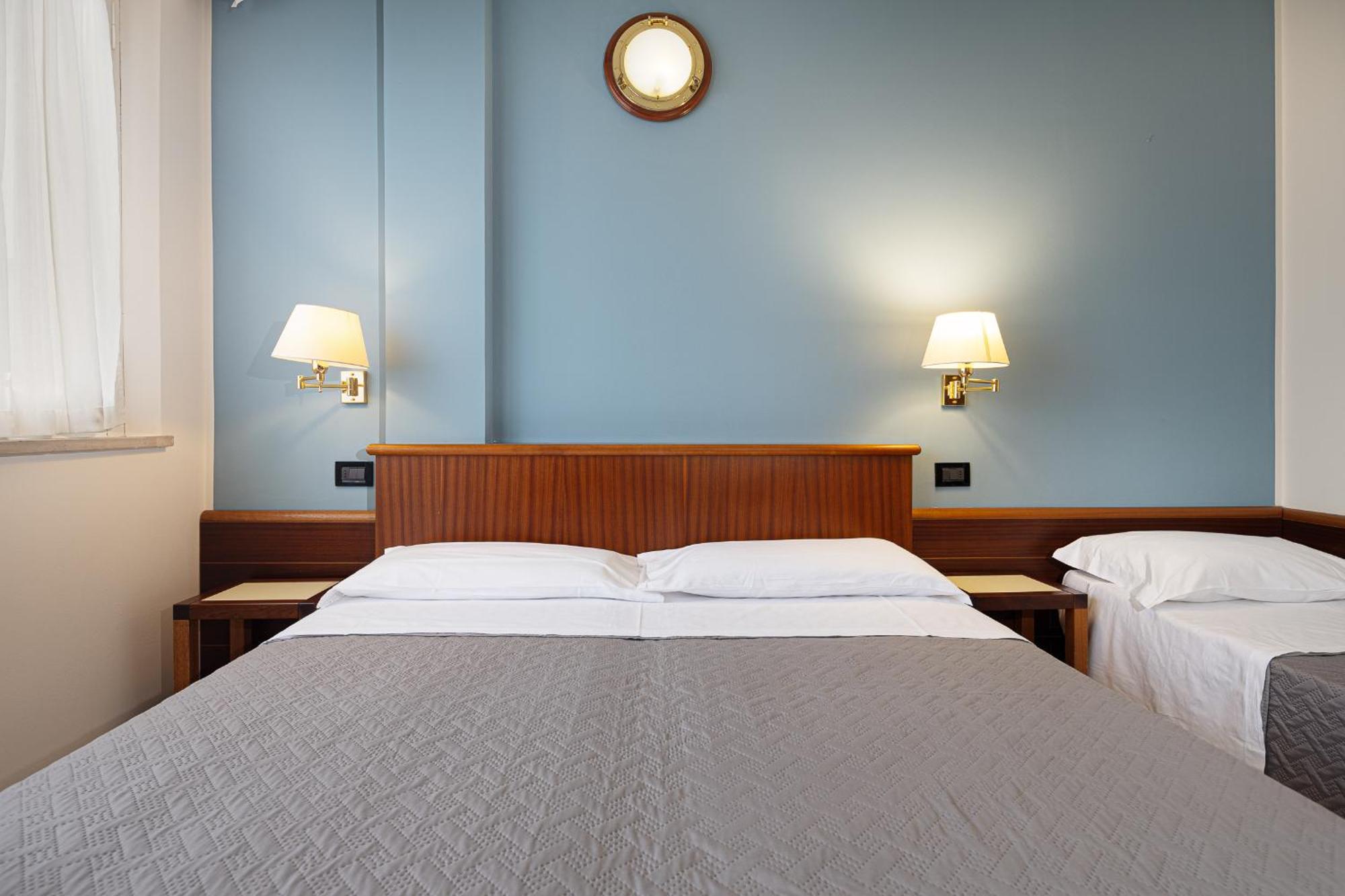 Hotel Avana Fronte Mare リッチョーネ エクステリア 写真