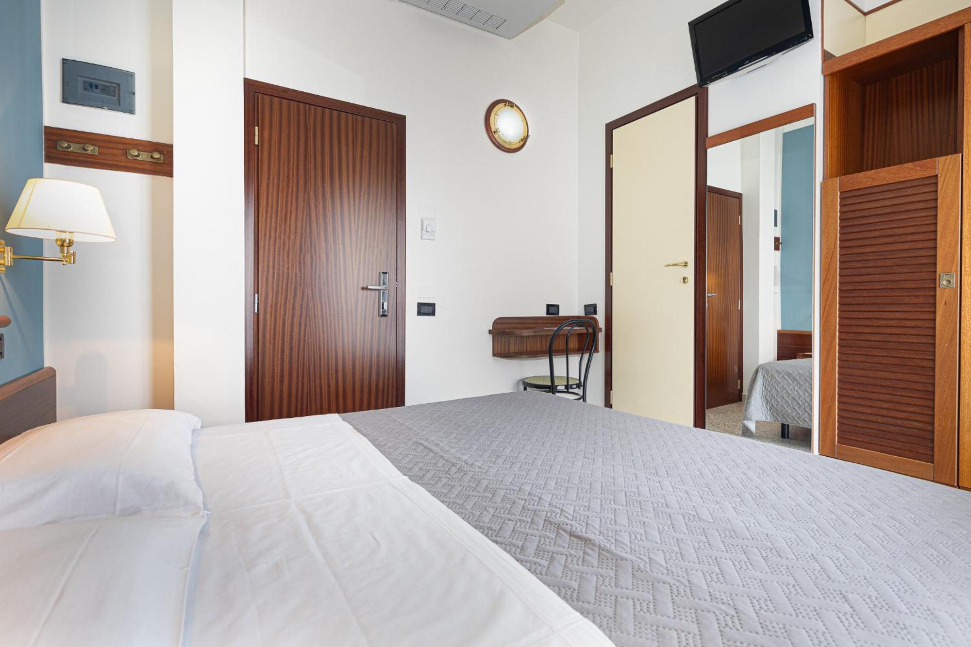 Hotel Avana Fronte Mare リッチョーネ エクステリア 写真