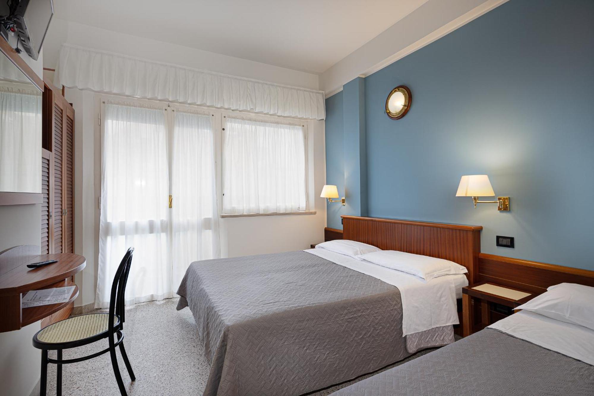 Hotel Avana Fronte Mare リッチョーネ エクステリア 写真