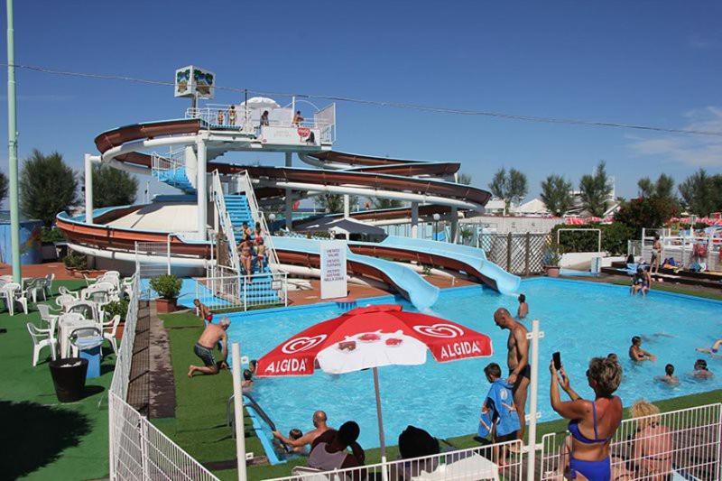 Hotel Avana Fronte Mare リッチョーネ エクステリア 写真
