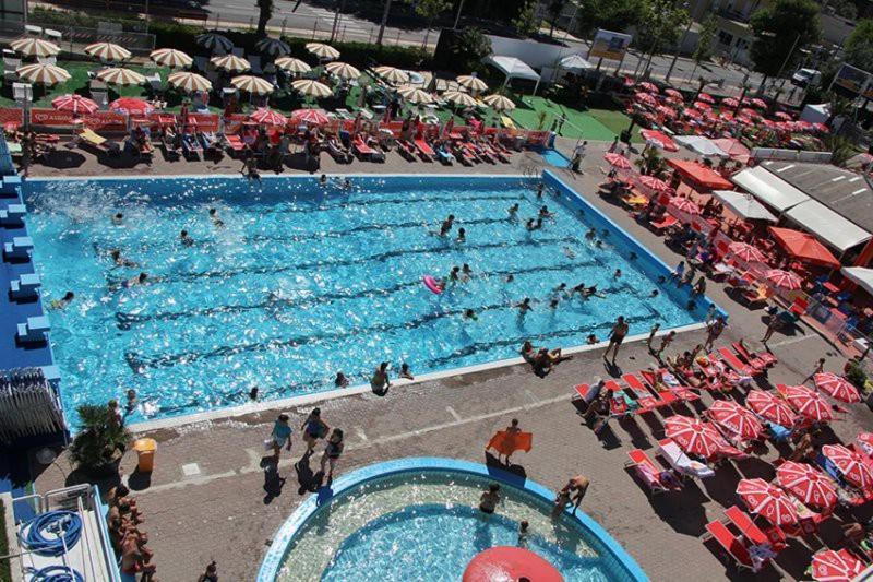Hotel Avana Fronte Mare リッチョーネ エクステリア 写真