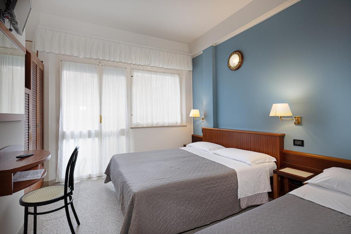 Hotel Avana Fronte Mare リッチョーネ エクステリア 写真
