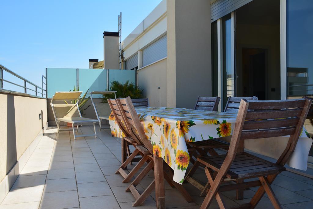 Hotel Avana Fronte Mare リッチョーネ エクステリア 写真