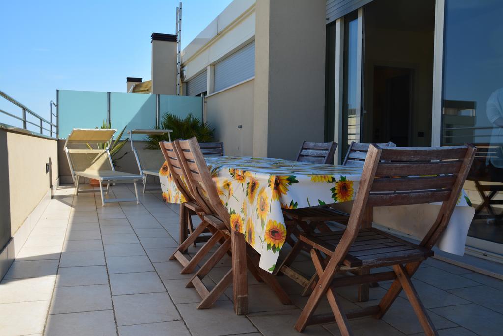 Hotel Avana Fronte Mare リッチョーネ エクステリア 写真