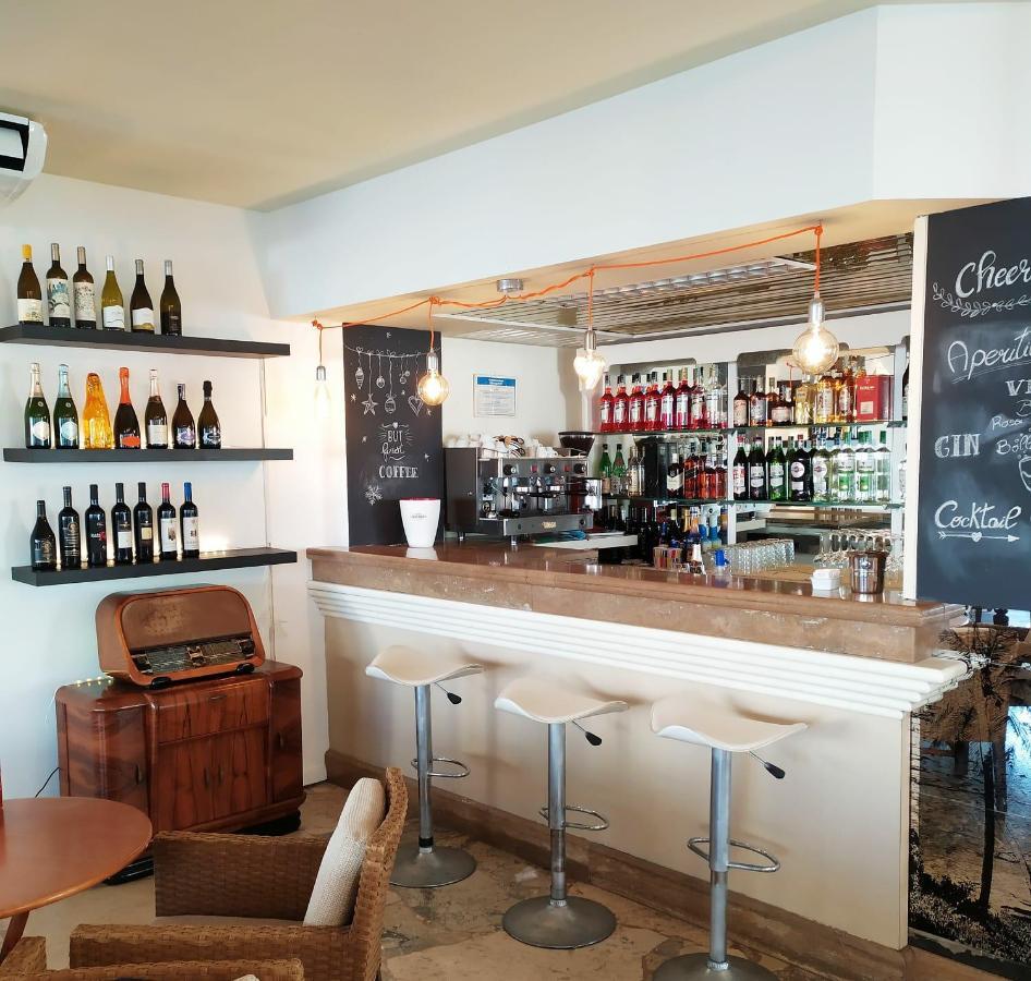 Hotel Avana Fronte Mare リッチョーネ エクステリア 写真