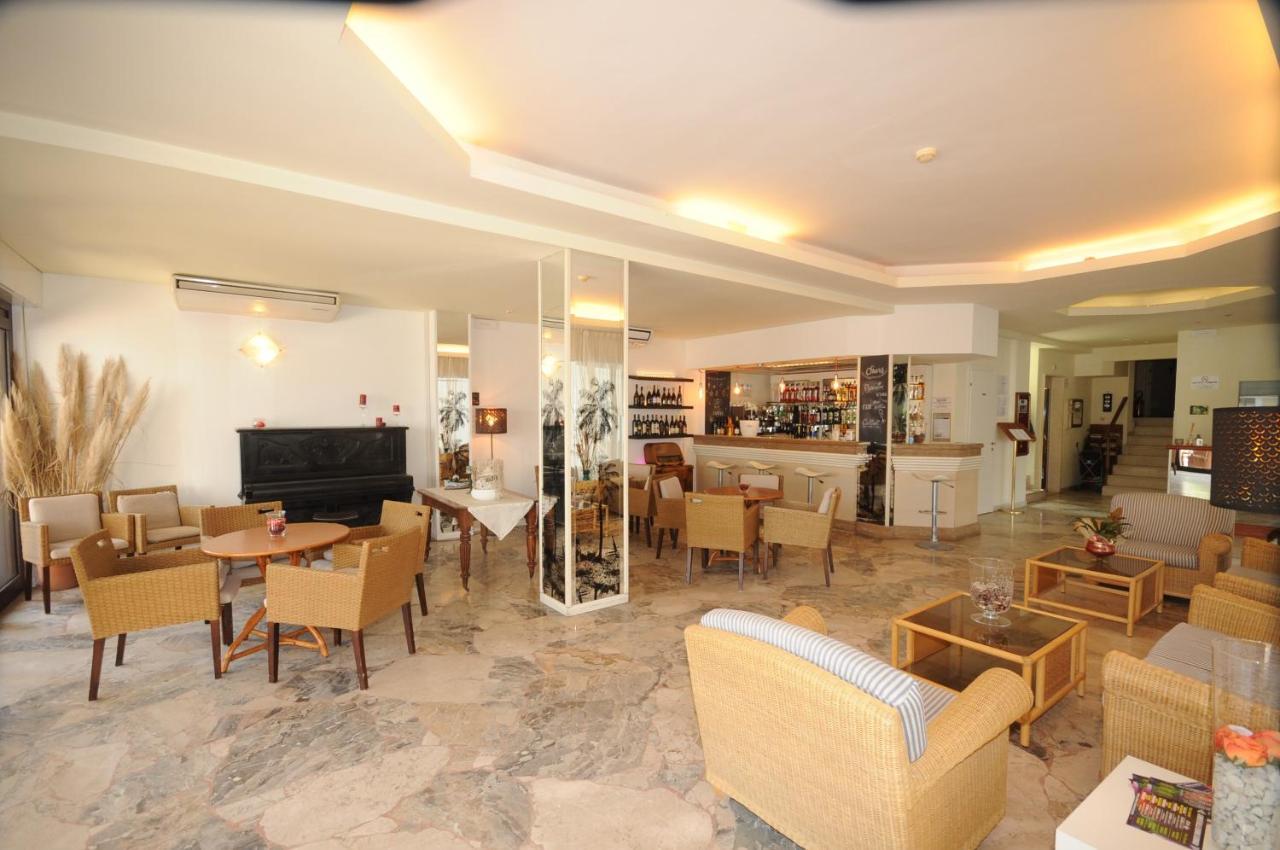 Hotel Avana Fronte Mare リッチョーネ エクステリア 写真
