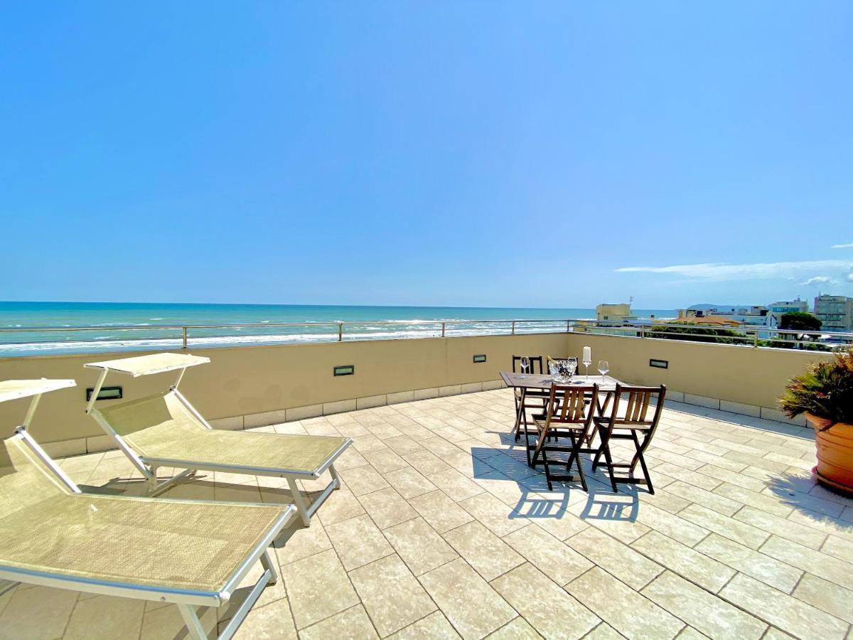 Hotel Avana Fronte Mare リッチョーネ エクステリア 写真