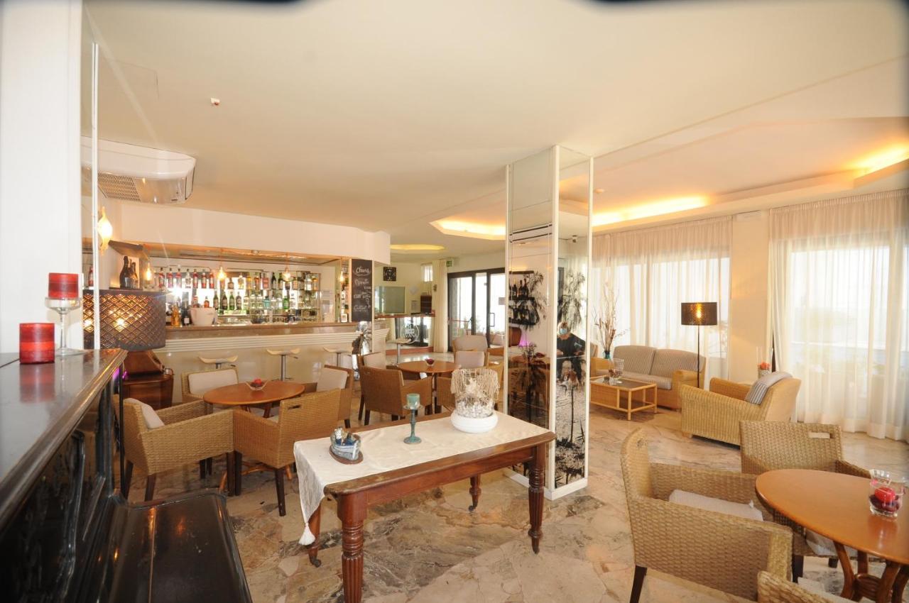Hotel Avana Fronte Mare リッチョーネ エクステリア 写真