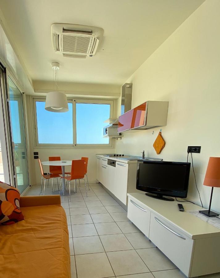 Hotel Avana Fronte Mare リッチョーネ エクステリア 写真
